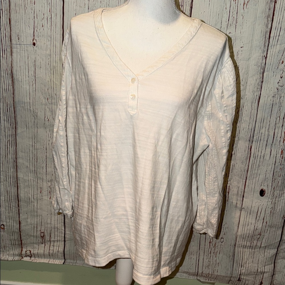 Chico's Cream Long Sleeve V-Neck Top